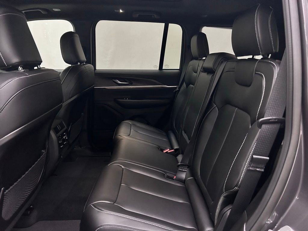 New 2025 Jeep Grand Cherokee Limited image 14