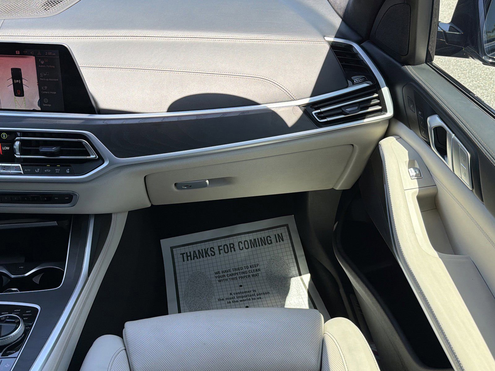 Used 2022 BMW X7 xDrive40i w/ M Sport Package AWD/4WD image 17