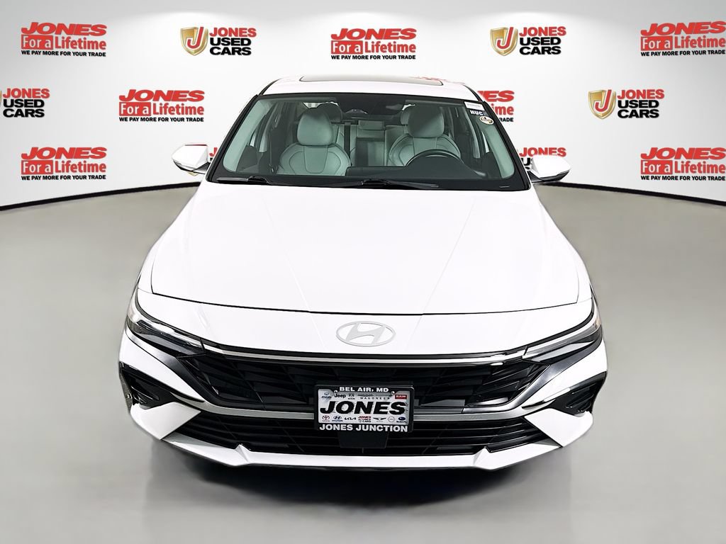 Certified 2025 Hyundai Elantra Limited FWD image 15