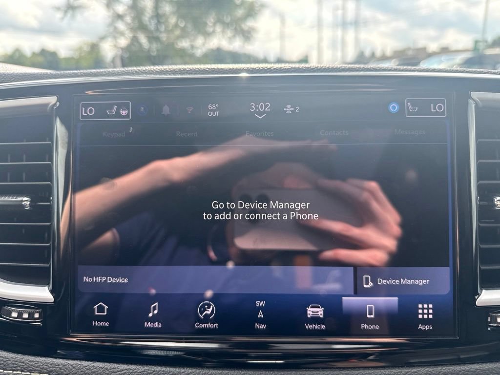 Used 2025 Chrysler Pacifica Limited FWD image 49