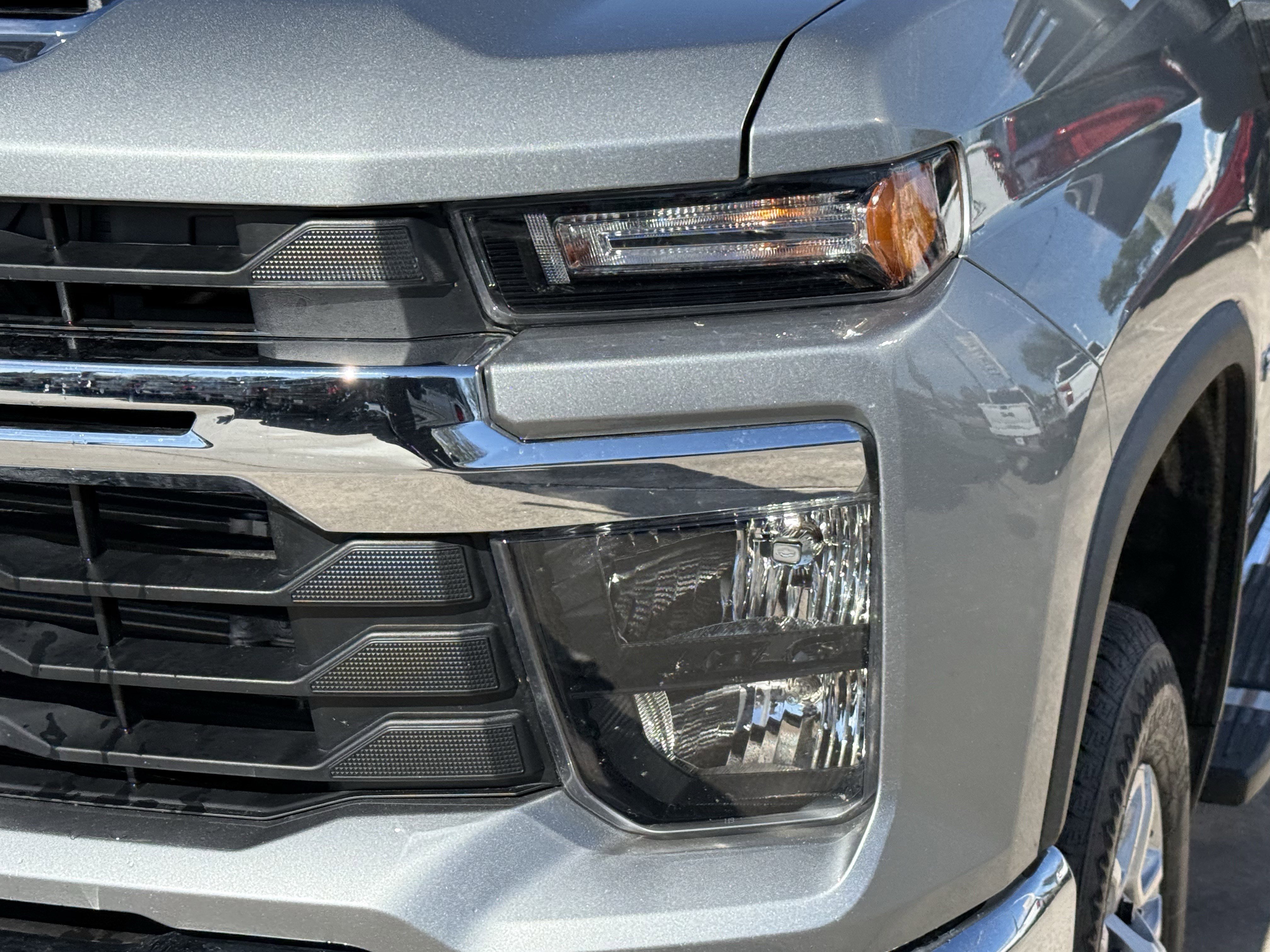 Used 2025 Chevrolet Silverado 2500 LT w/ Convenience Package image 11