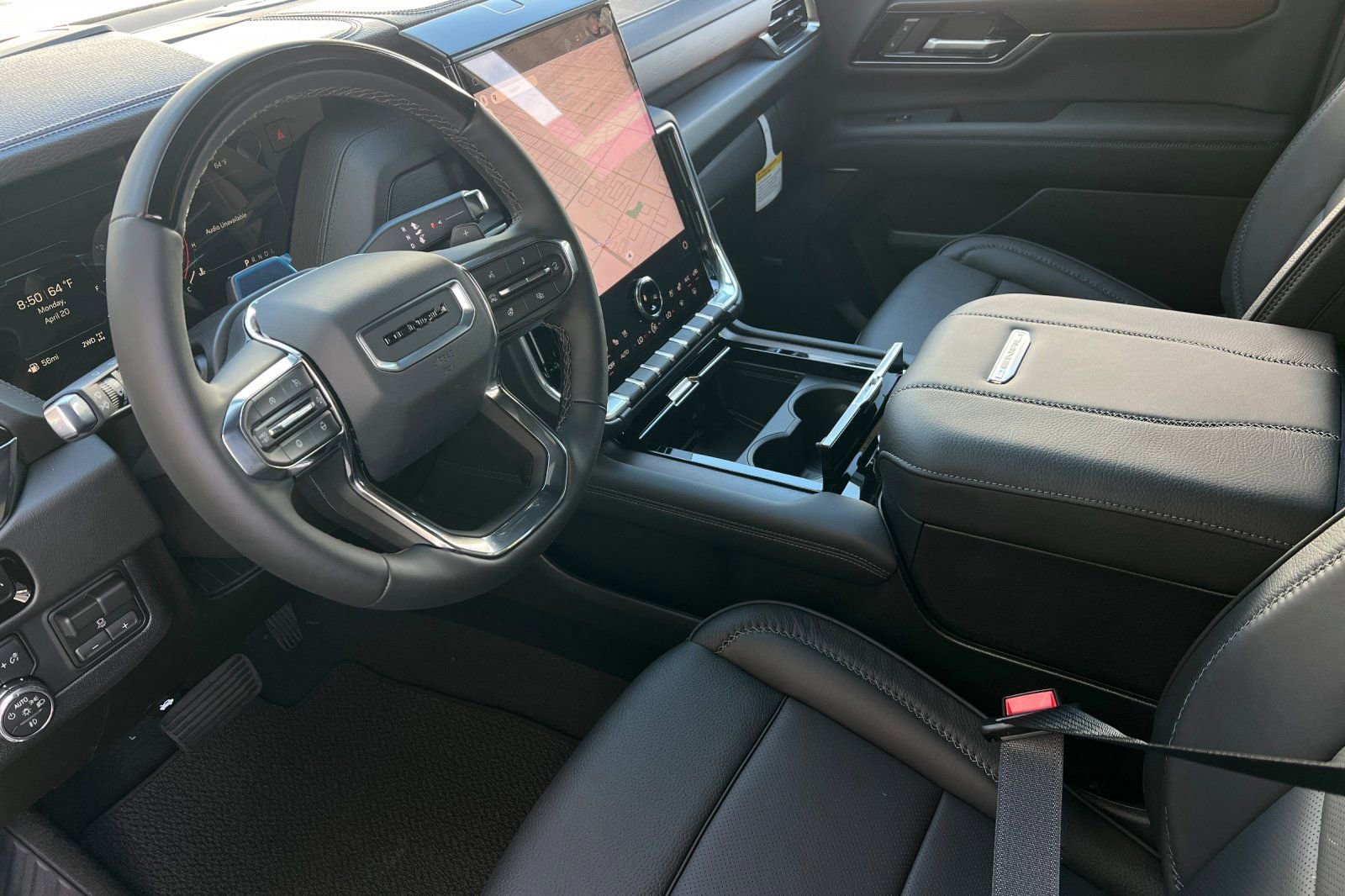 New 2026 GMC Yukon Denali w/ Denali Reserve Package AWD/4WD image 8