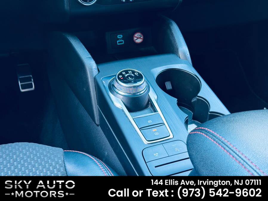 Used 2023 Ford Escape ST-Line FWD image 16