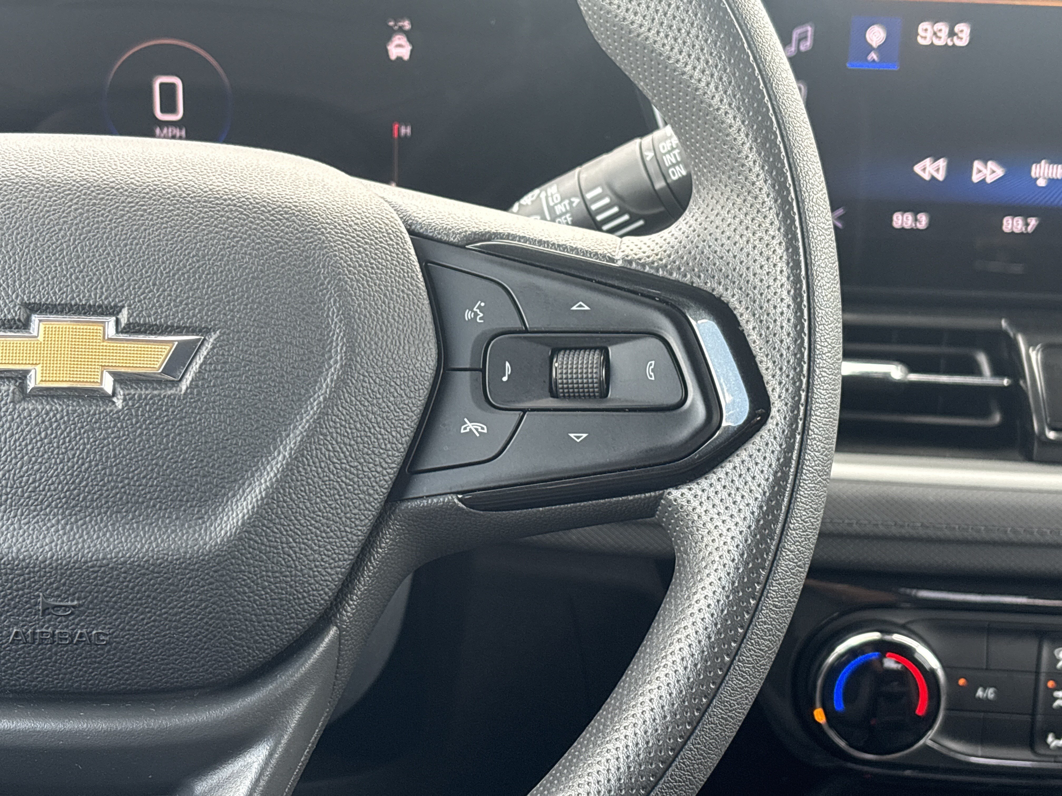 Used 2025 Chevrolet TrailBlazer LT FWD image 21