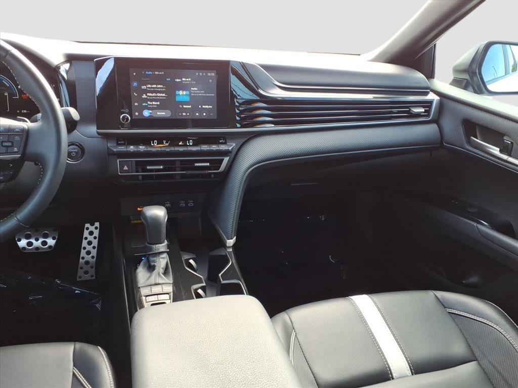 Used 2025 Toyota Camry SE w/ Convenience Package image 13