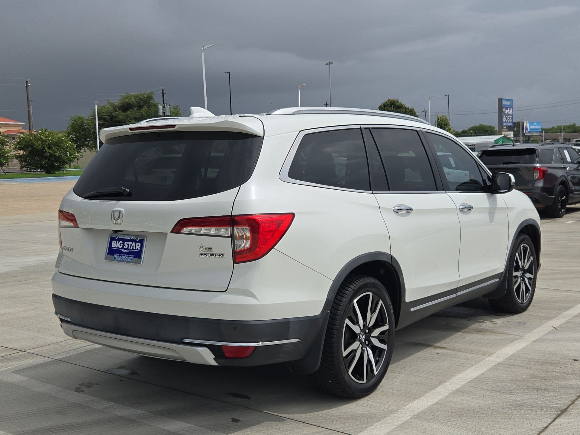 Used 2021 Honda Pilot Touring image 3