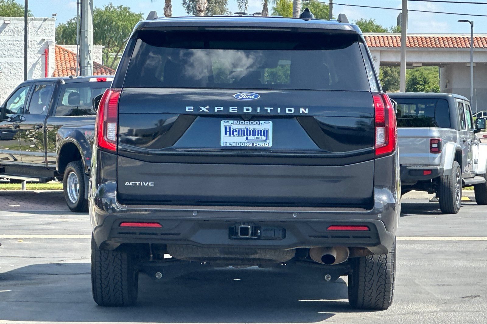 Used 2025 Ford Expedition Active AWD/4WD image 5