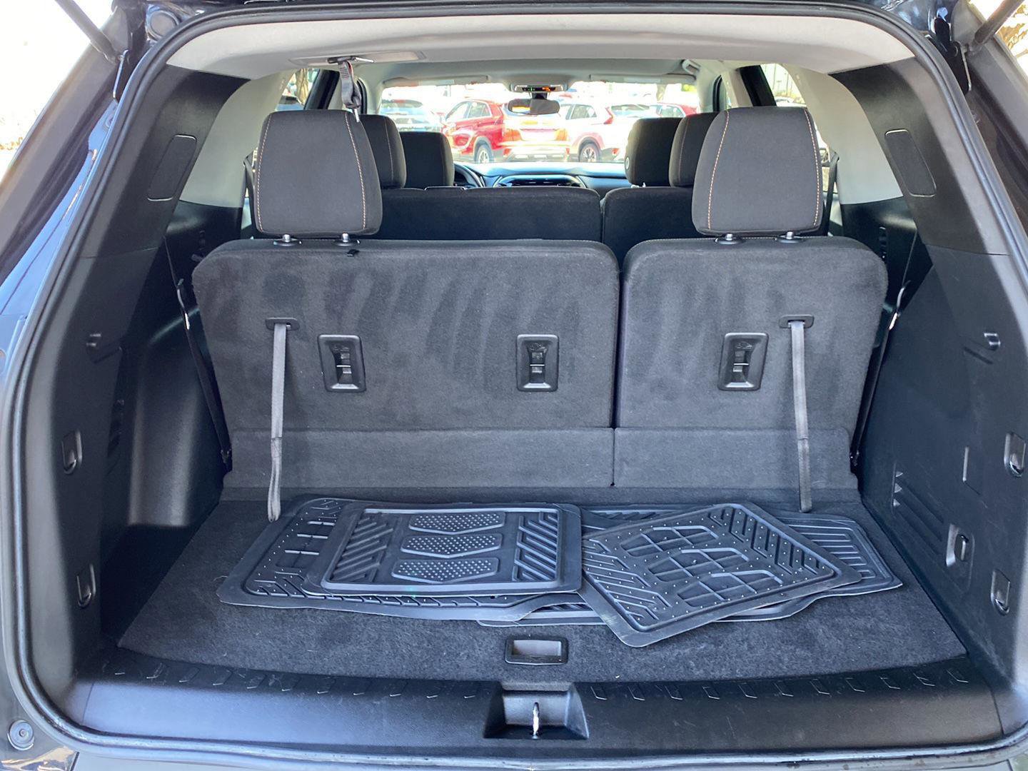 Used 2020 Chevrolet Traverse LS image 9