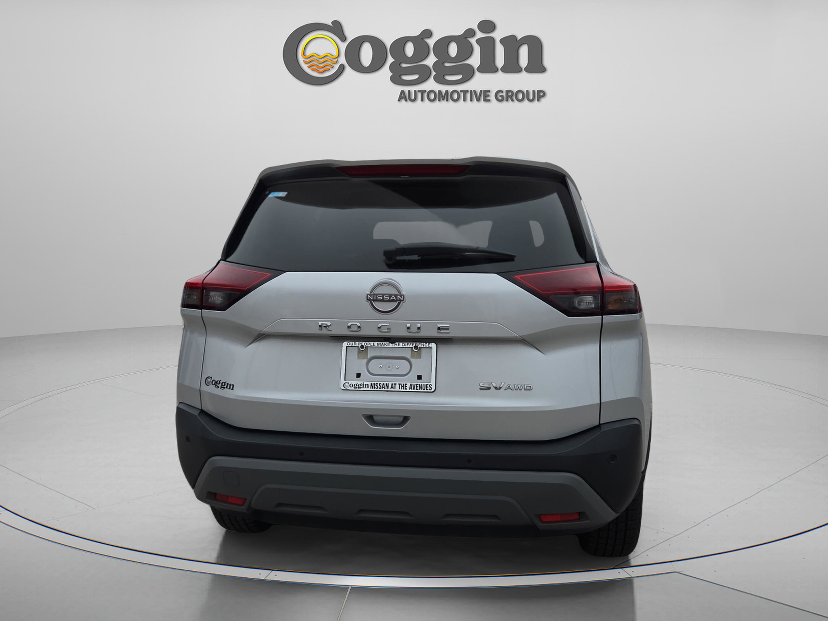 Used 2023 Nissan Rogue SV image 4