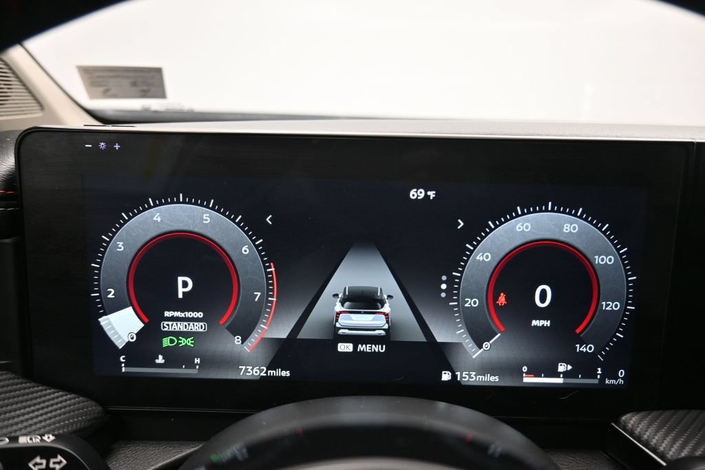 Used 2025 Nissan Kicks SR FWD image 15