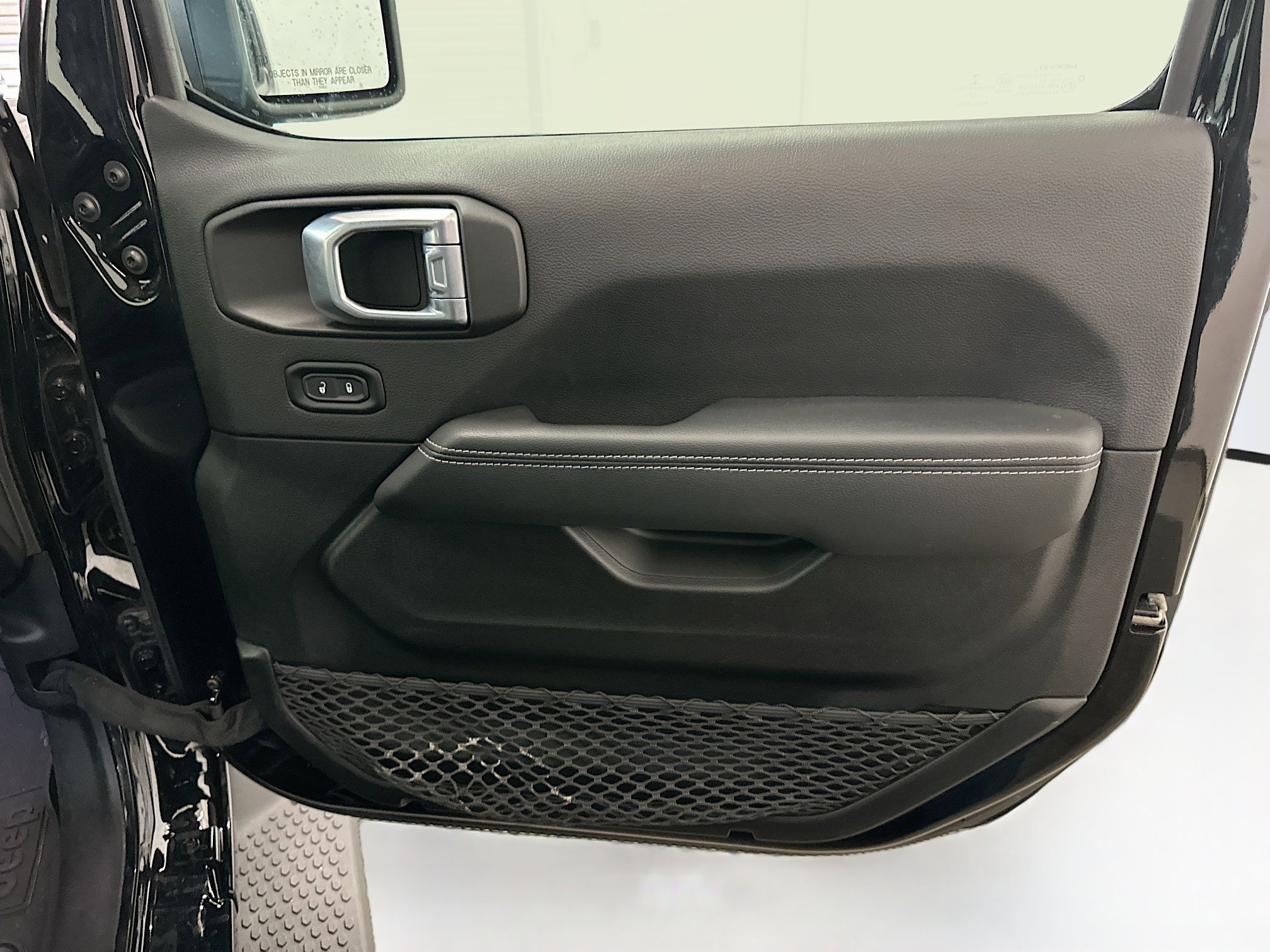 Used 2023 Jeep Wrangler Unlimited Sahara AWD/4WD image 33