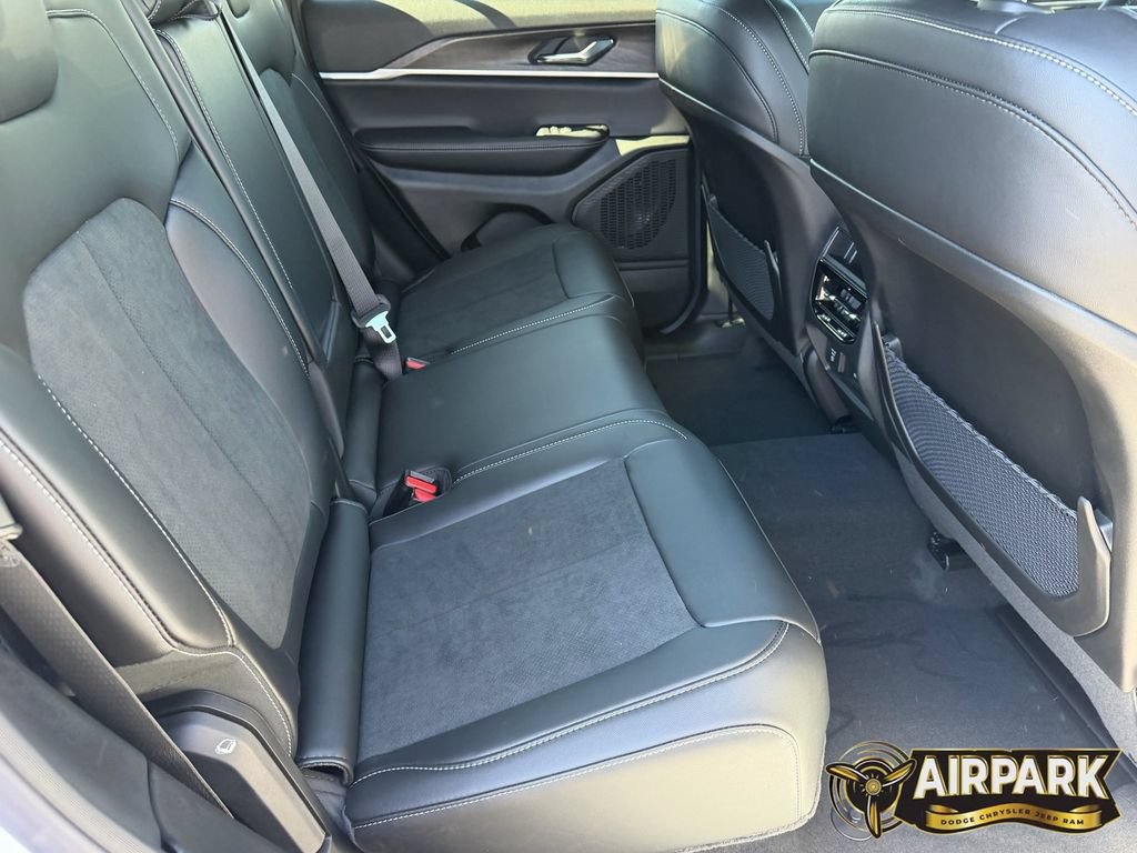 New 2026 Jeep Grand Cherokee Altitude RWD image 15