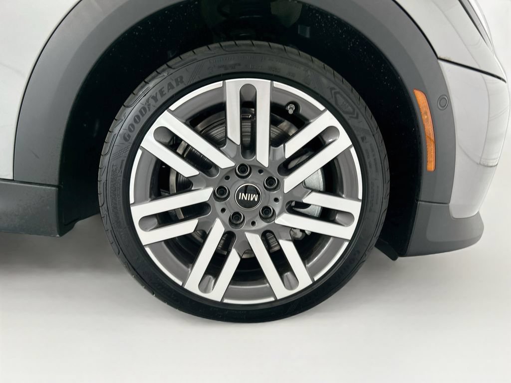 New 2026 MINI Cooper 2-Door Hardtop FWD image 29