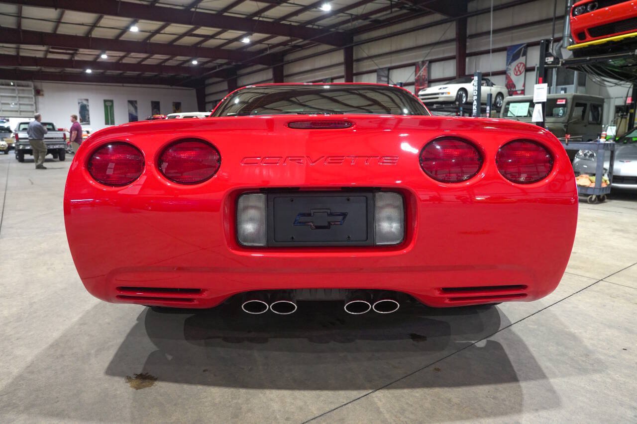 Used 2001 Chevrolet Corvette Coupe RWD image 7