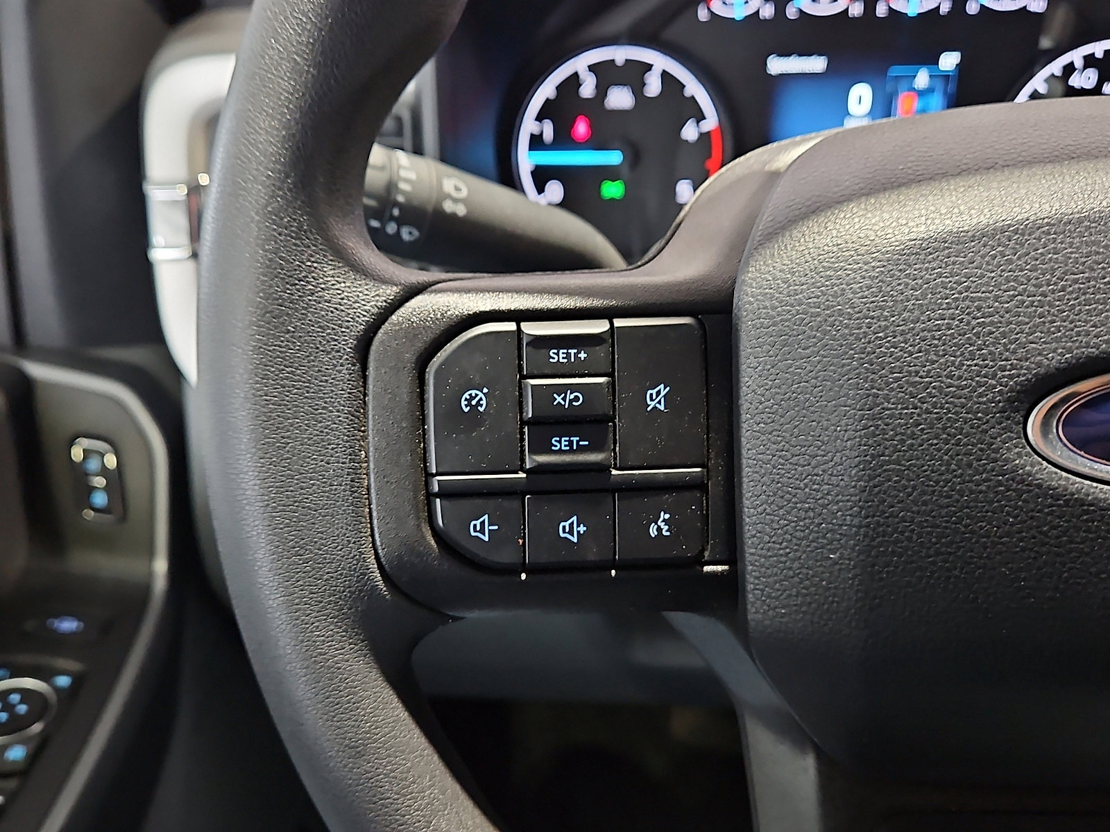 Used 2024 Ford F250 XLT w/ FX4 Off-Road Package AWD/4WD image 17