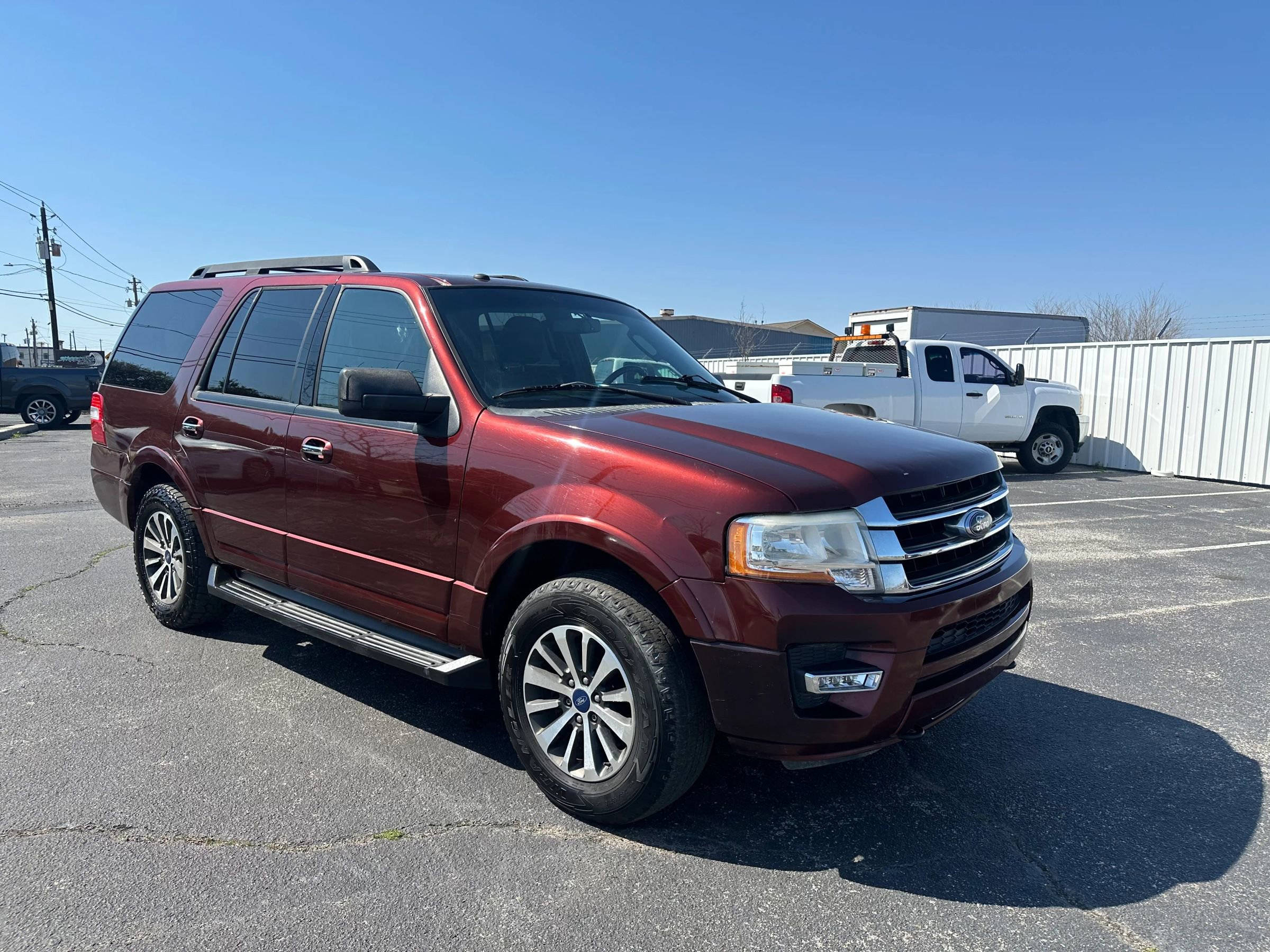 Used 2017 Ford Expedition XLT AWD/4WD image 3