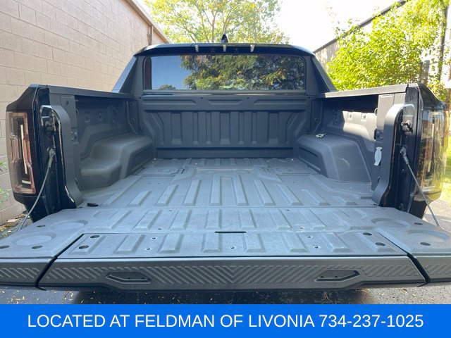 Certified 2024 GMC Hummer EV 2X w/ LPO, Sport Package AWD/4WD image 25