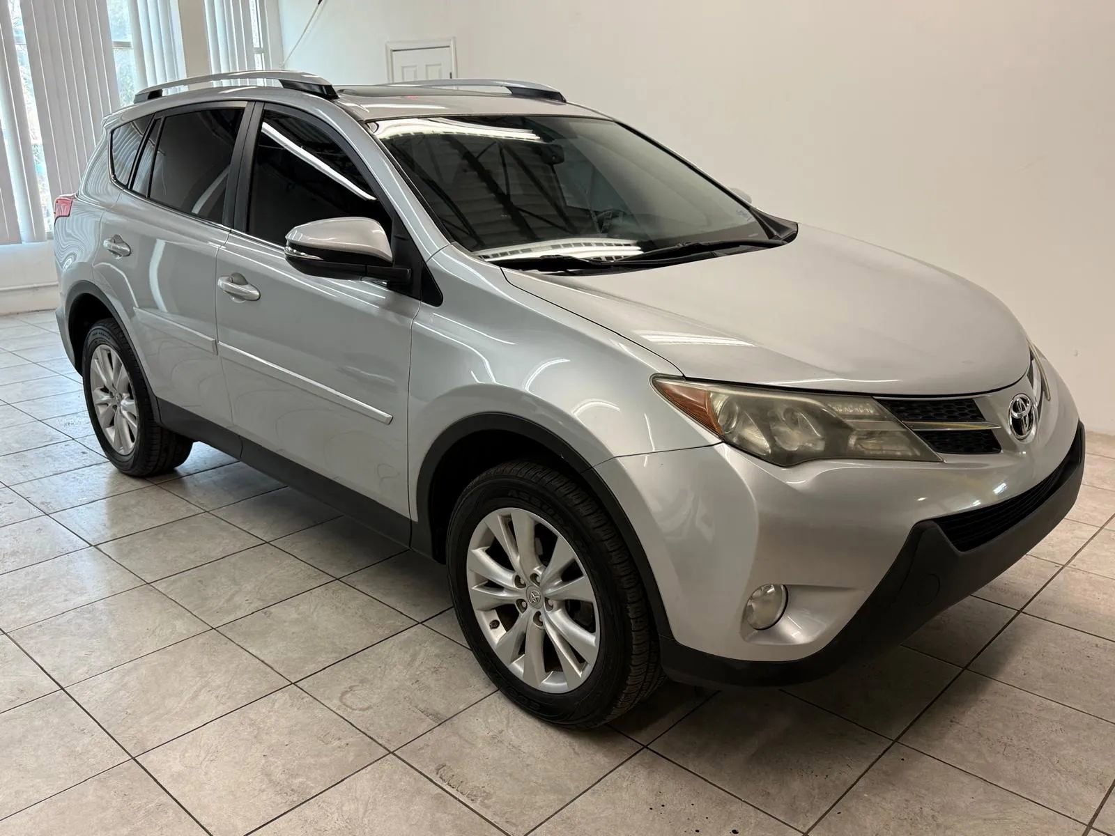 Used 2015 Toyota RAV4 Limited image 1