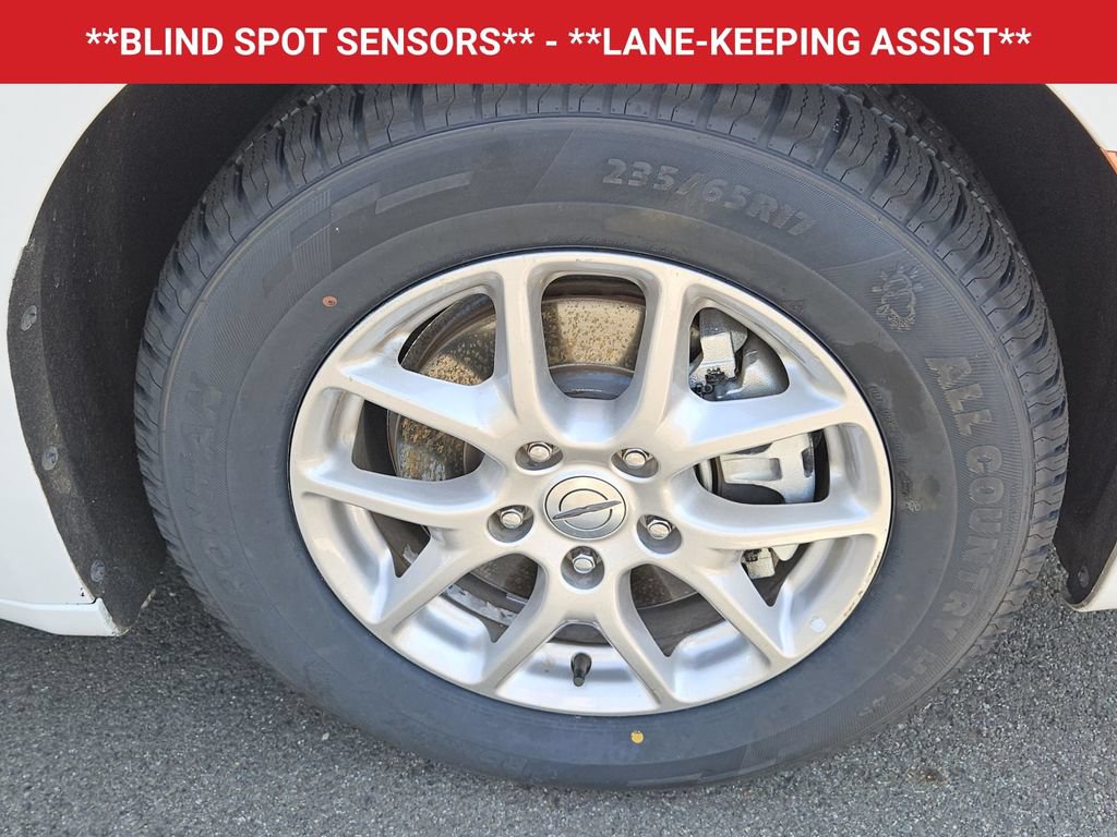 Used 2024 Chrysler Pacifica Touring-L FWD image 9