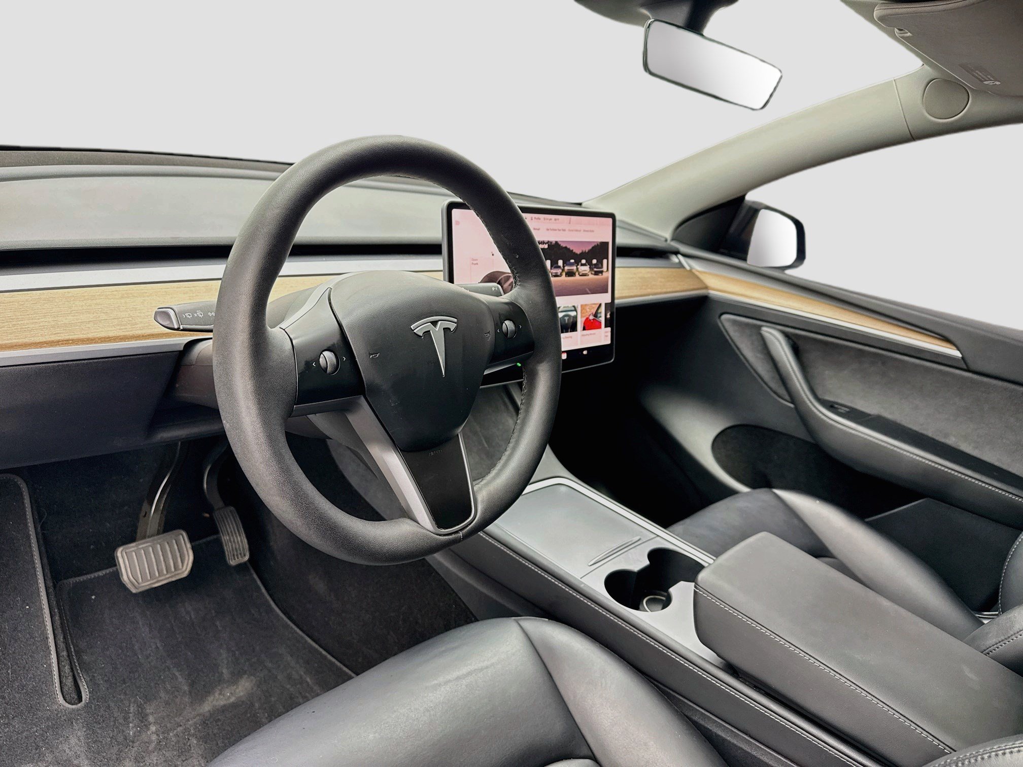 Used 2024 Tesla Model Y Long Range RWD image 7