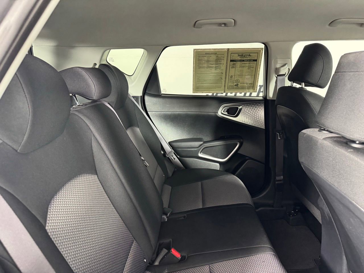 Used 2025 Kia Soul LX w/ LX Technology Package FWD image 38