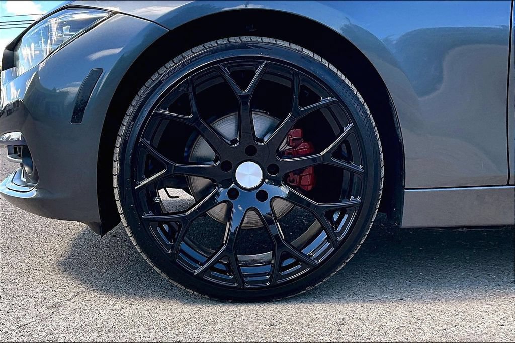 Used 2018 BMW 330i Sedan RWD image 11