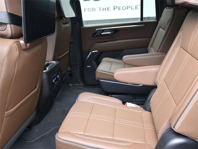 New 2025 Chevrolet Suburban High Country image 10