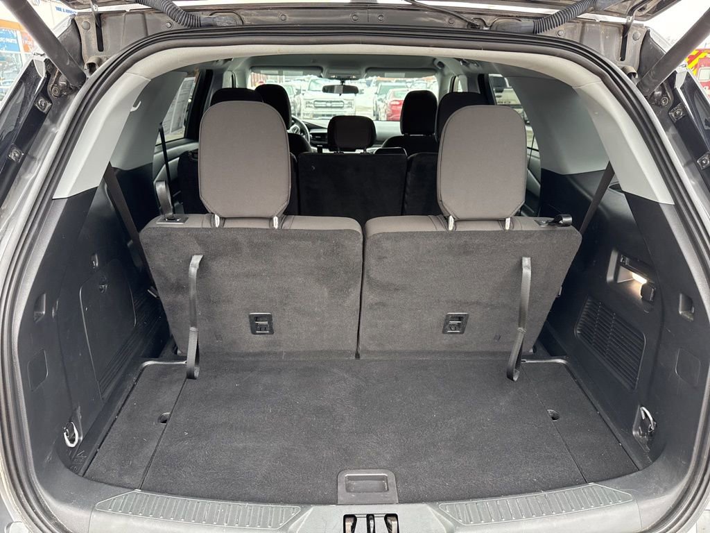 Used 2023 Ford Explorer XLT image 27