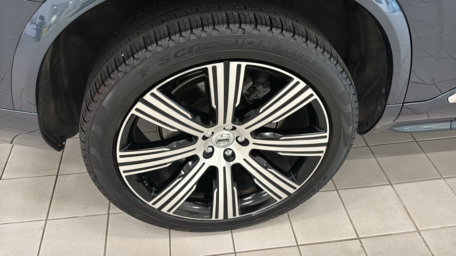Used 2025 Volvo XC90 T8 Plus w/ Protection Package AWD/4WD image 32