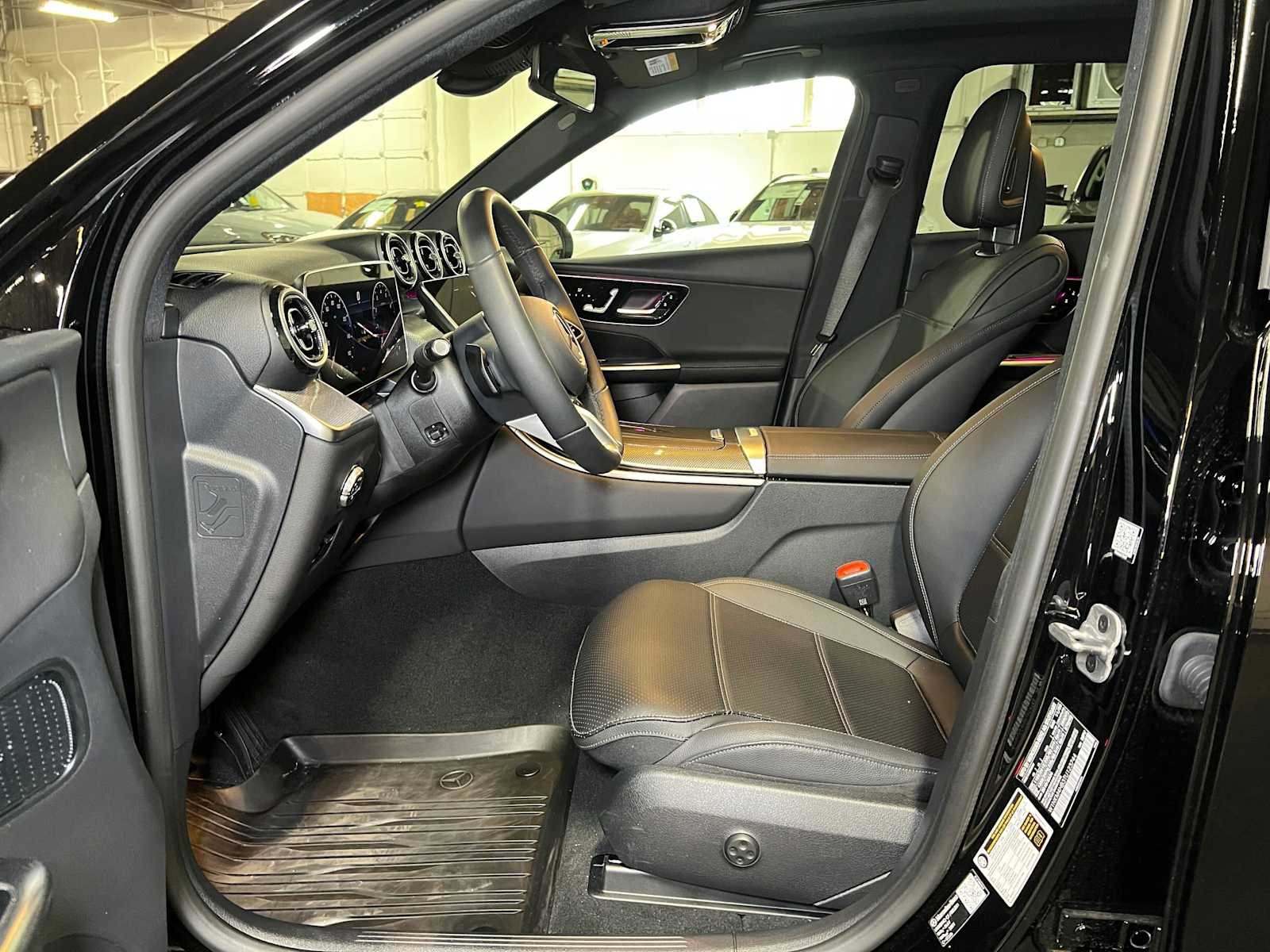 Used 2026 Mercedes-Benz GLC 300 4MATIC image 23