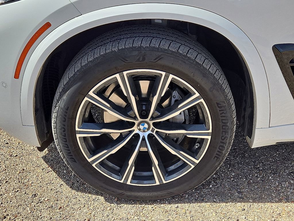 Used 2026 BMW X5 sDrive40i image 11