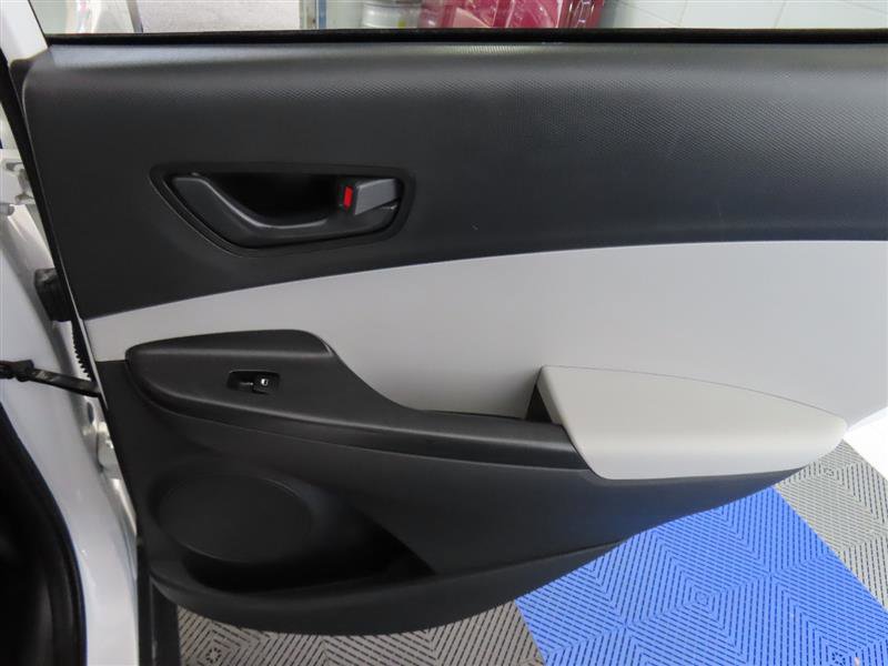 Used 2023 Hyundai Kona SEL image 30