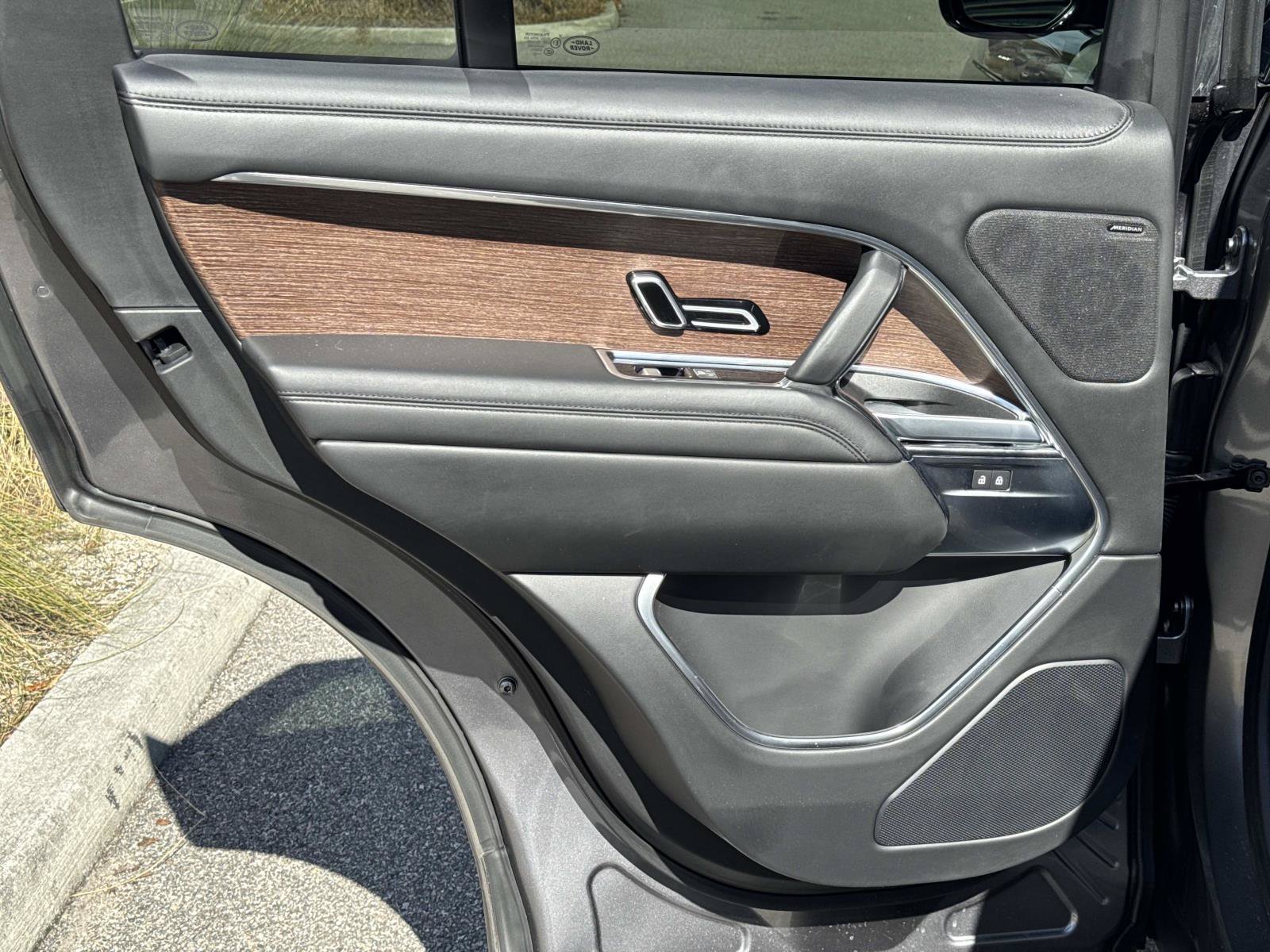 Certified 2023 Land Rover Range Rover SE AWD/4WD image 13