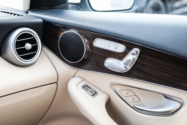 Used 2017 Mercedes-Benz GLC 300 4MATIC image 34