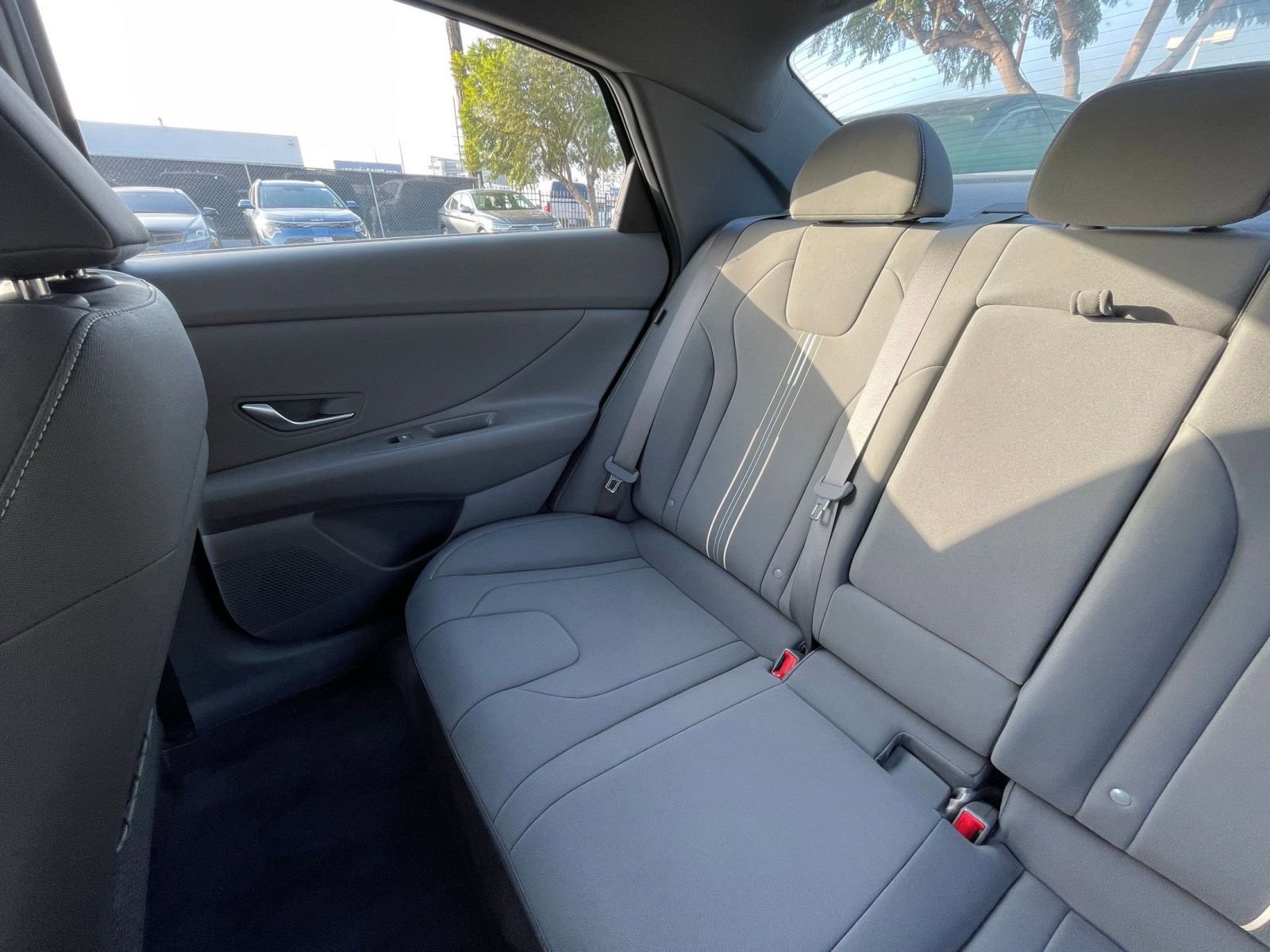 Used 2025 Hyundai Elantra SEL image 39