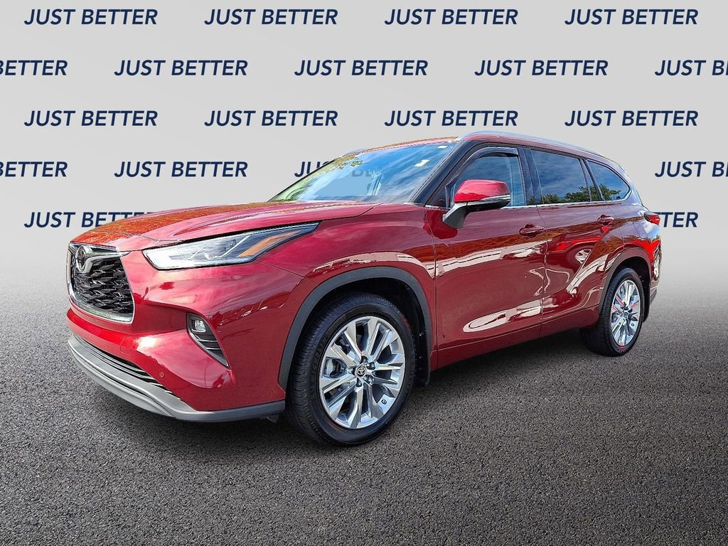 Used 2023 Toyota Highlander Limited image 3