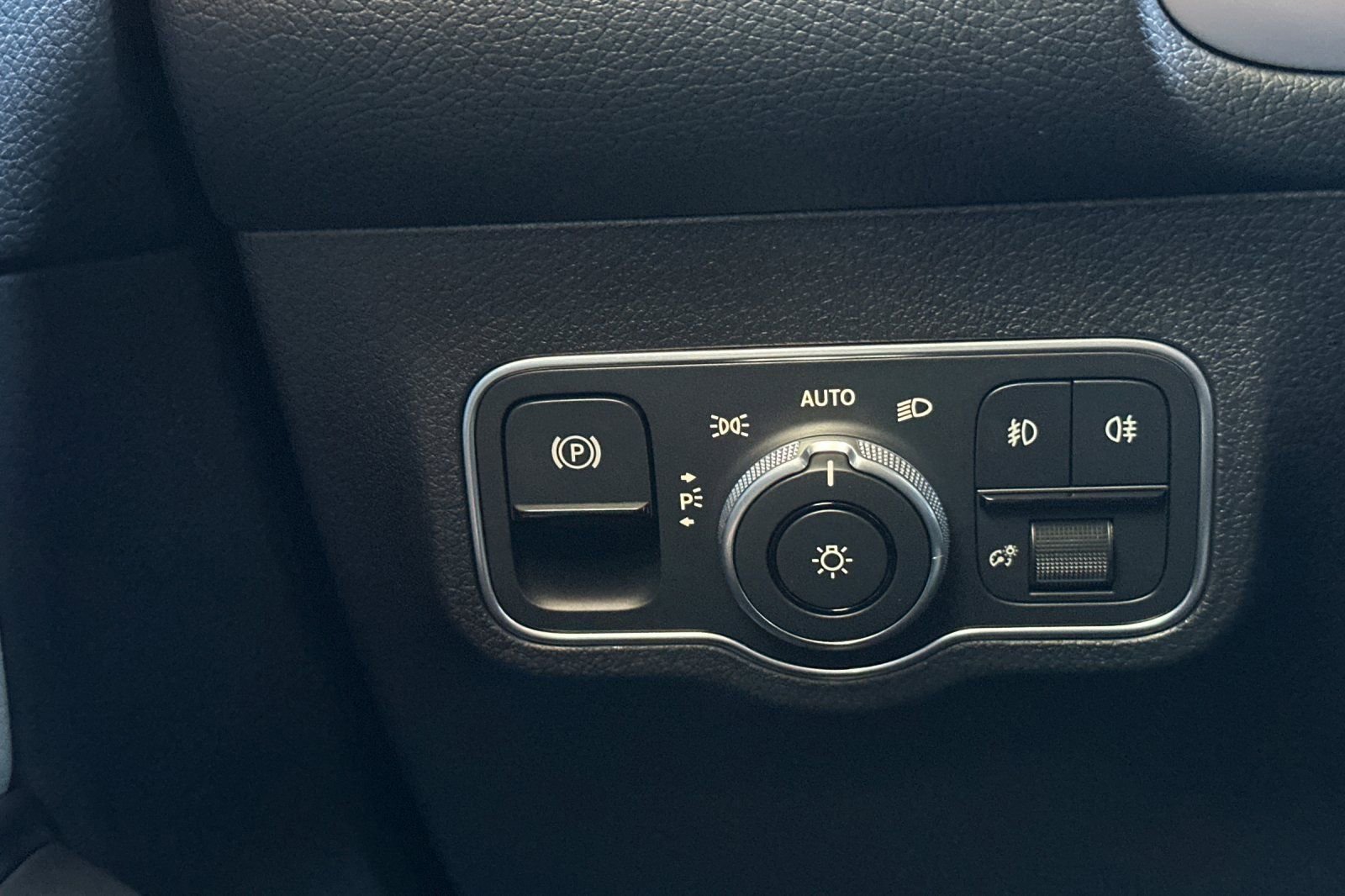 New 2026 Mercedes-Benz GLB 250 image 27