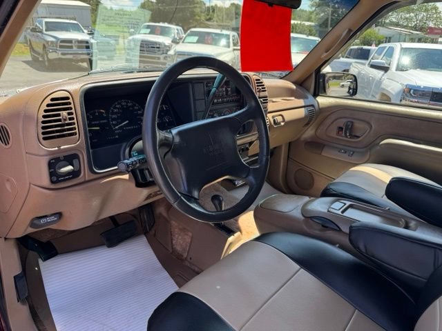 Used 1995 GMC Suburban 2500 AWD/4WD image 9