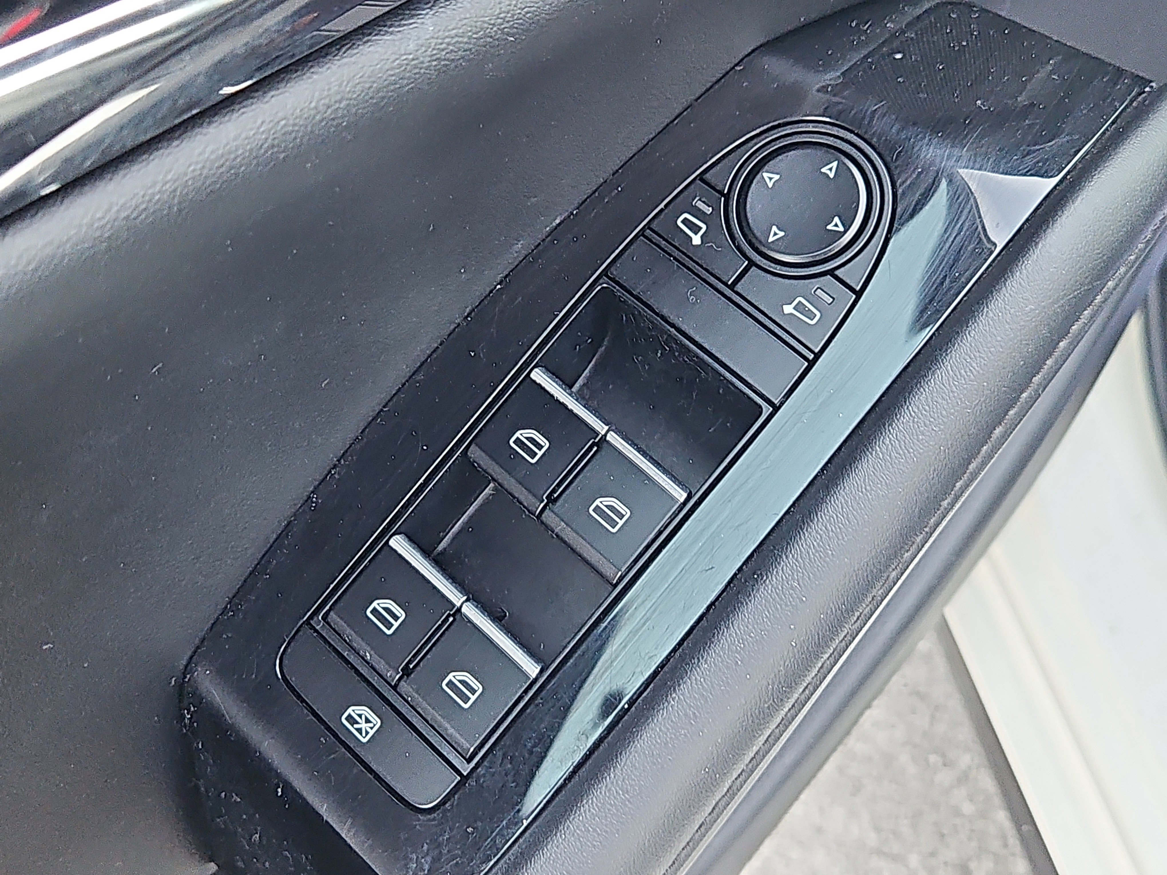 Used 2023 MAZDA MAZDA3 s image 18