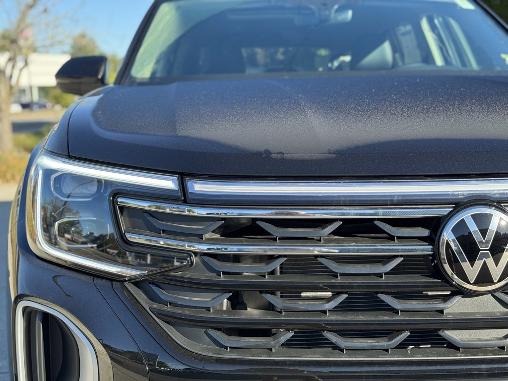 New 2025 Volkswagen Atlas Peak Edition SE image 3