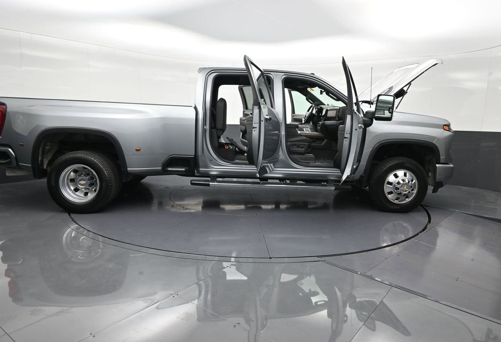 Used 2025 Chevrolet Silverado 3500 High Country w/ High Country Premium Package image 33
