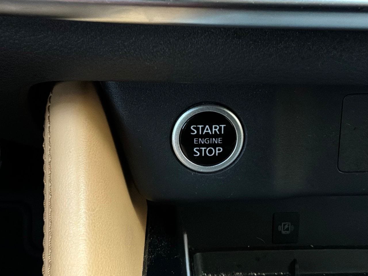Used 2023 Nissan Rogue Platinum w/ Platinum Premium Package FWD image 32