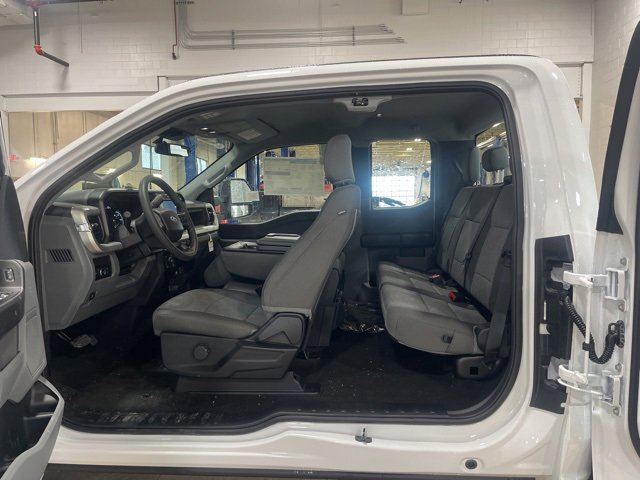 New 2025 Ford F250 XLT w/ FX4 Off-Road Package image 19