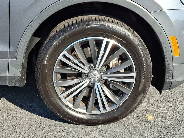 Used 2019 Volkswagen Tiguan SEL w/ 3rd Row Seat Package AWD/4WD image 11