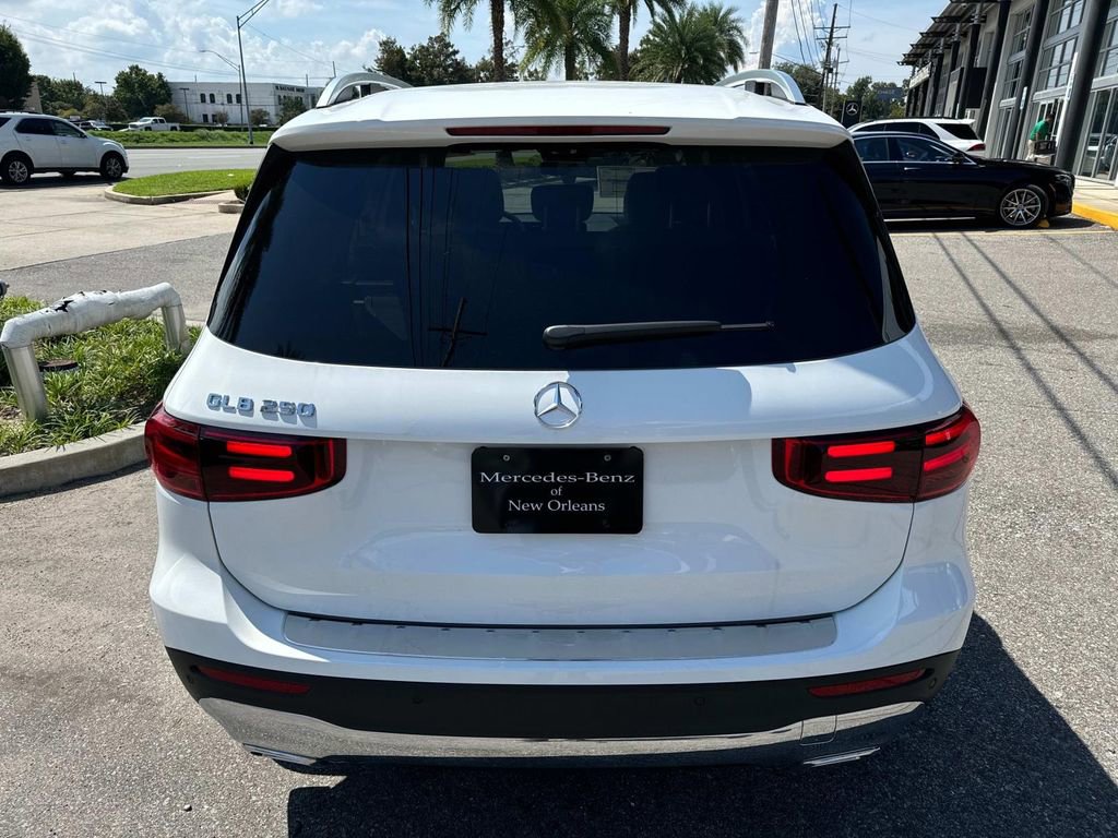 Used 2025 Mercedes-Benz GLB 250 image 5