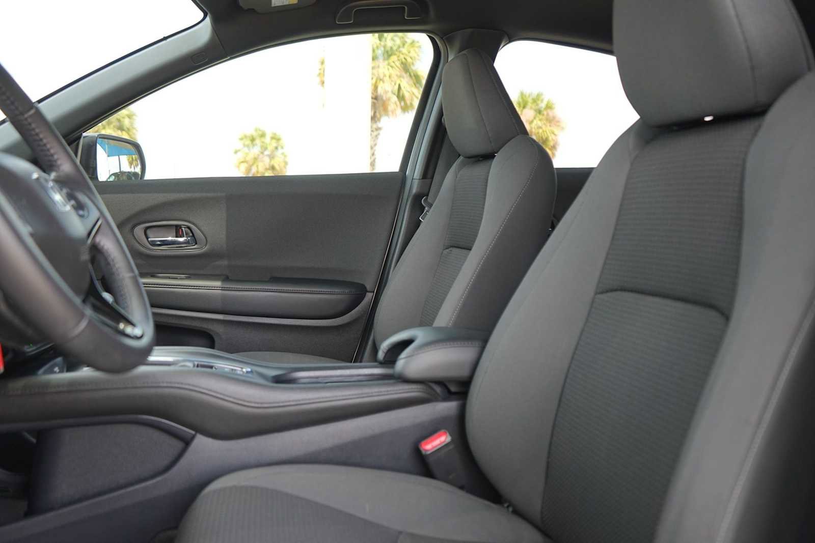 Used 2022 Honda HR-V Sport image 11