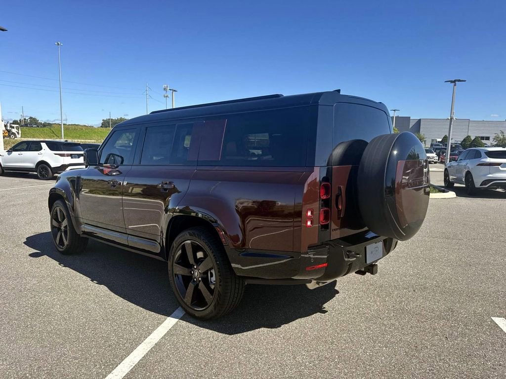 New 2025 Land Rover Defender 130 X-Dynamic SE image 4