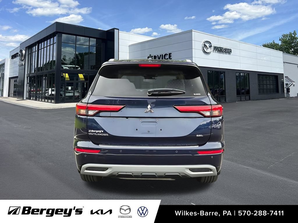 Used 2023 Mitsubishi Outlander SEL AWD/4WD image 10