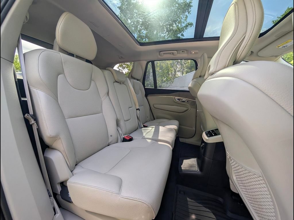 Certified 2025 Volvo XC90 T8 Plus w/ Protection Package Premier AWD/4WD image 19