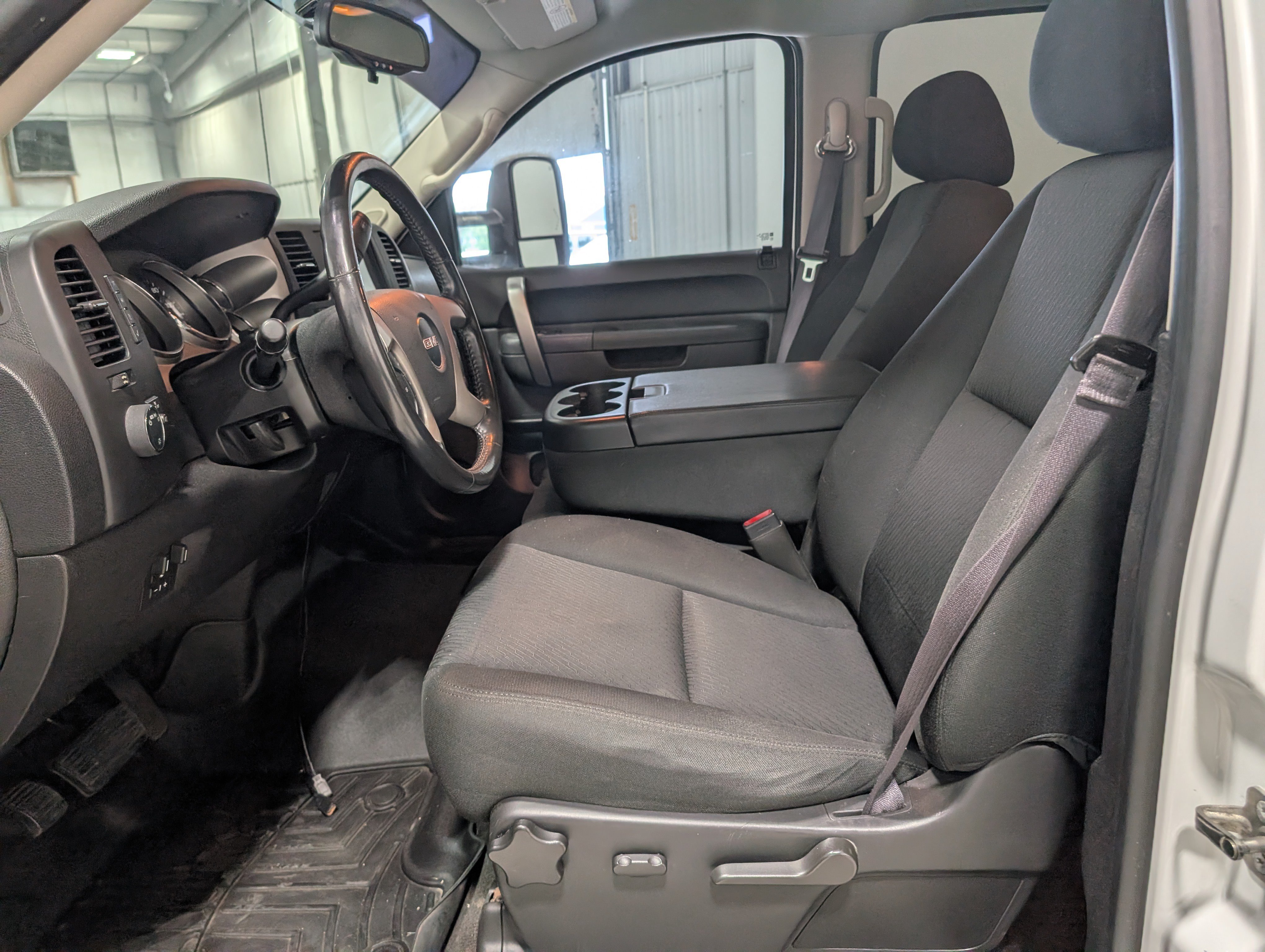 Used 2014 GMC Sierra 2500 SLE w/ SLE Preferred Package AWD/4WD image 17